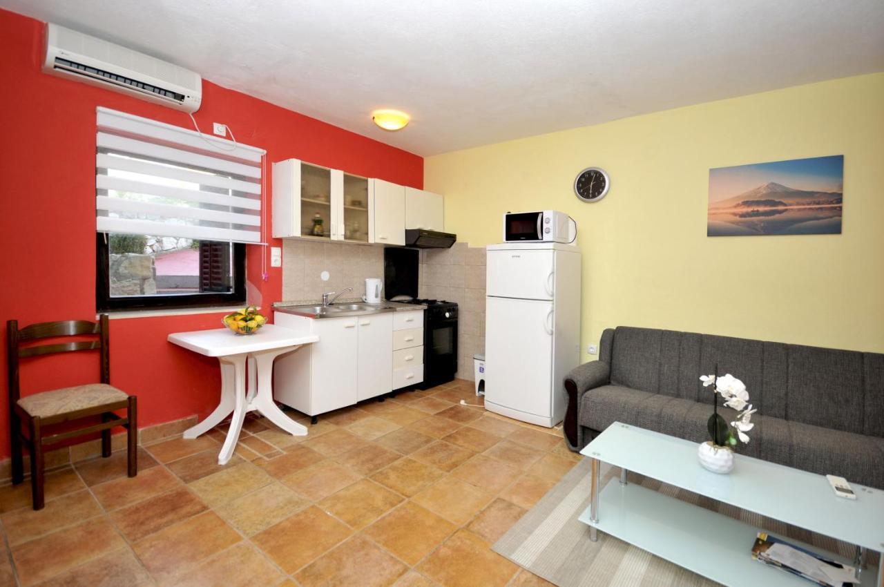 Apartments With A Parking Space Okrug Donji, Ciovo - 13732 Donji Okrug  Exterior photo